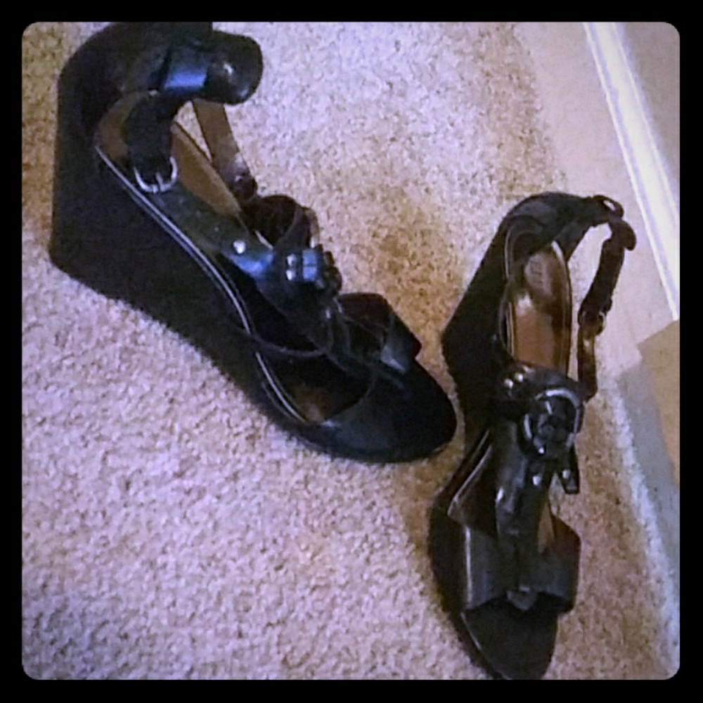 Ellen Tracy wedges